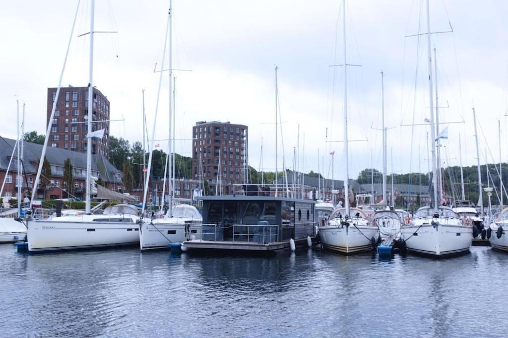 Hausboot Fjord Meeresbrise Mit Dachterrasse In Flensburg Exterior photo